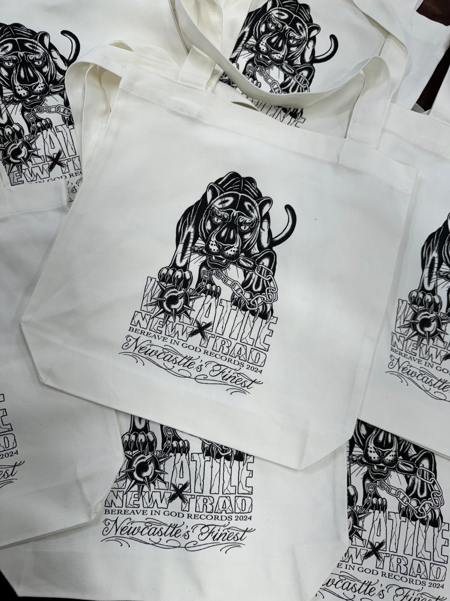 Volatile Ways x New Traditions x Bereave in god records "Newcastle's finest" Tote bag - White