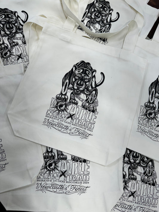 Volatile Ways x New Traditions "Newcastle's finest" Tote bag - White